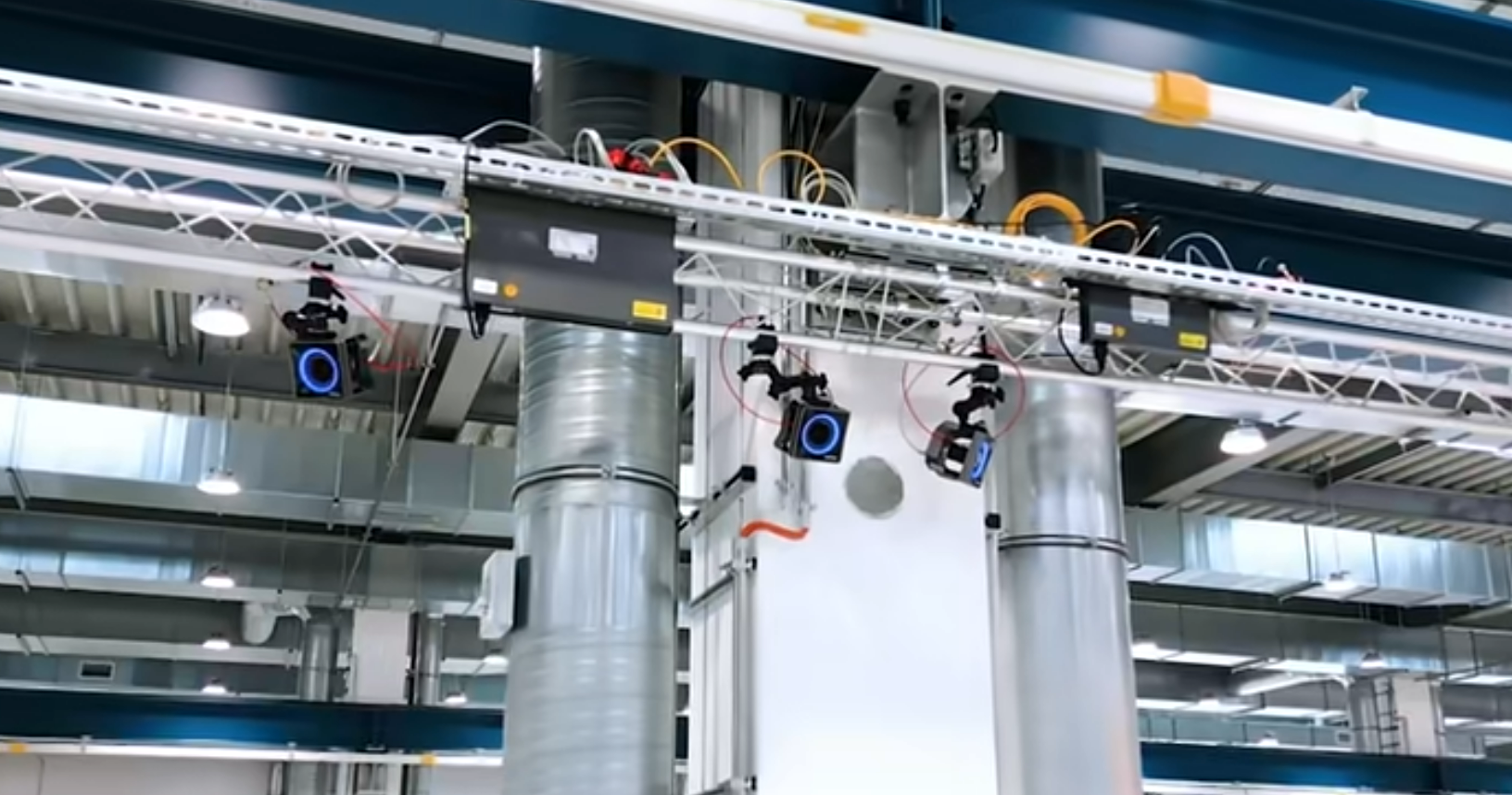 威尼斯9499·虚拟动点赋能相助同伴解锁机械人一连空翻